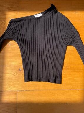 Lovers + Friends Black Off-the-Shoulder Ribbed Sweater